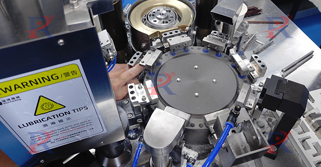 capsule-filling-machine-change-molds