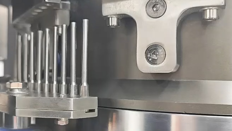 capsule locking pins