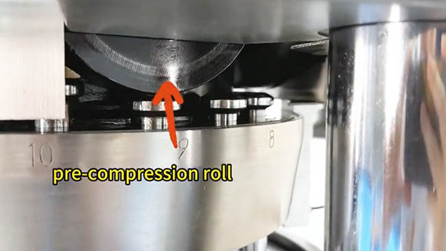 pre compression tablet press