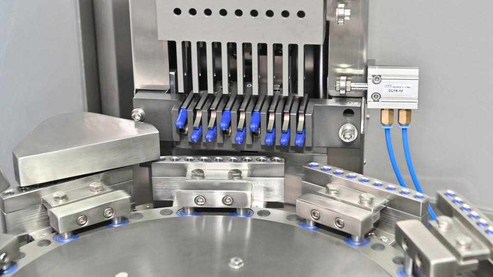 Capsule Dispensing Station In The Capsule Filling Machine