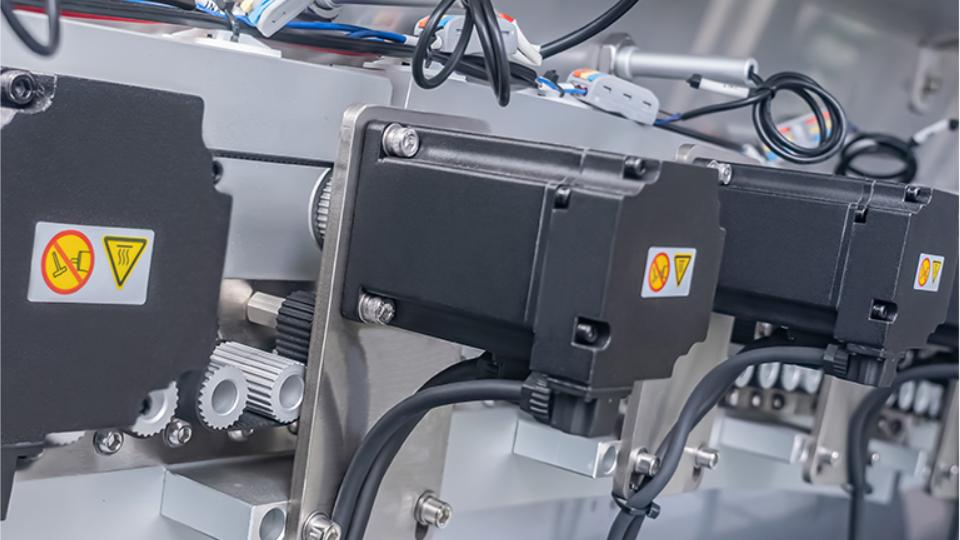 Servo motor for pouch sorting and counting machine