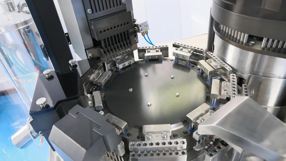 Sticky Powder Creates Major Challenges for Automatic Capsule Filling Machines Sticky Powder Creates Major Challenges for Automatic Capsule Filling Machines
