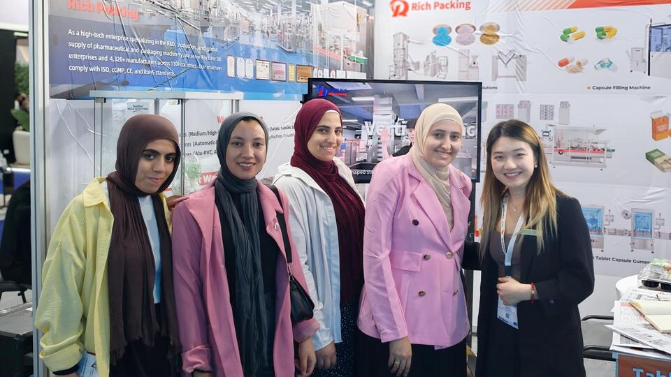 Clients satisfied with Ruida Packing machines featuring easy adjustment and maintenance design