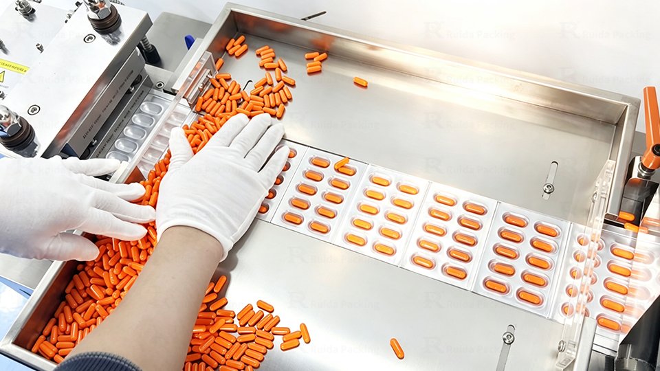 Manual Feeding of Blister Packing Machine