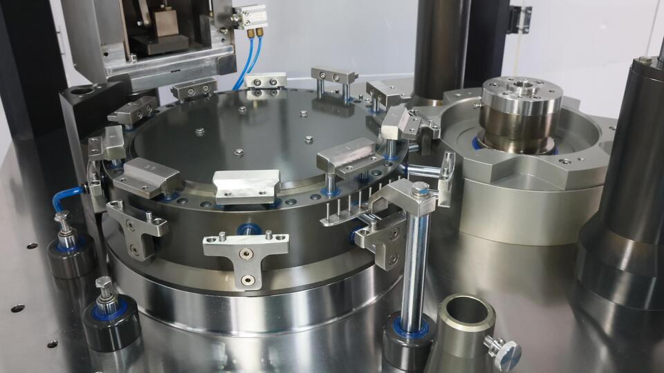 Engineers Training on the Complete Capsule Filling Machine Mold Disassembly and Assembly Process